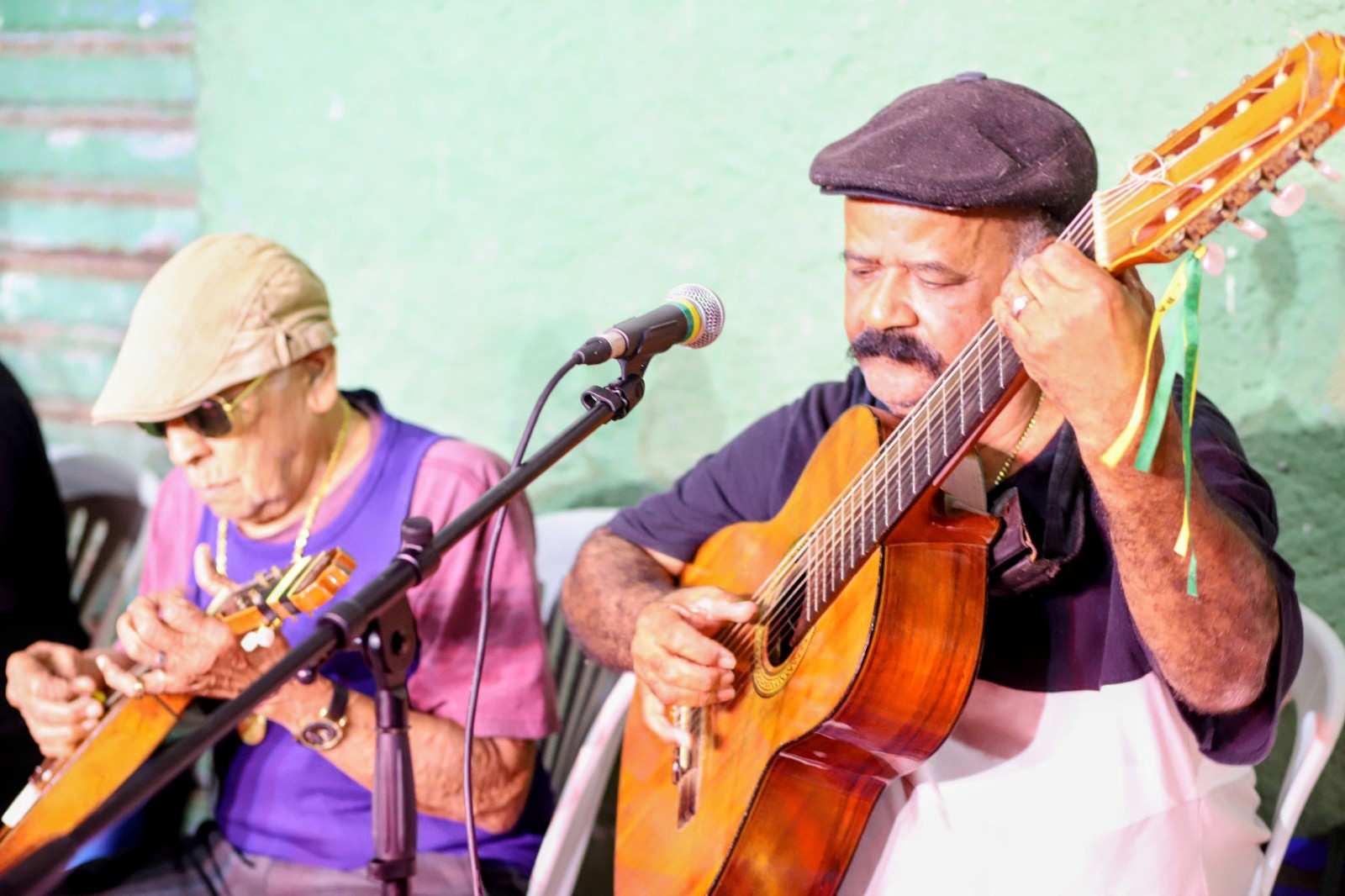 Projeto Choro na Rua reúne público em noite de música instrumental no Centro Projeto Choro na Rua reúne público em noite de música instrumental no Centro