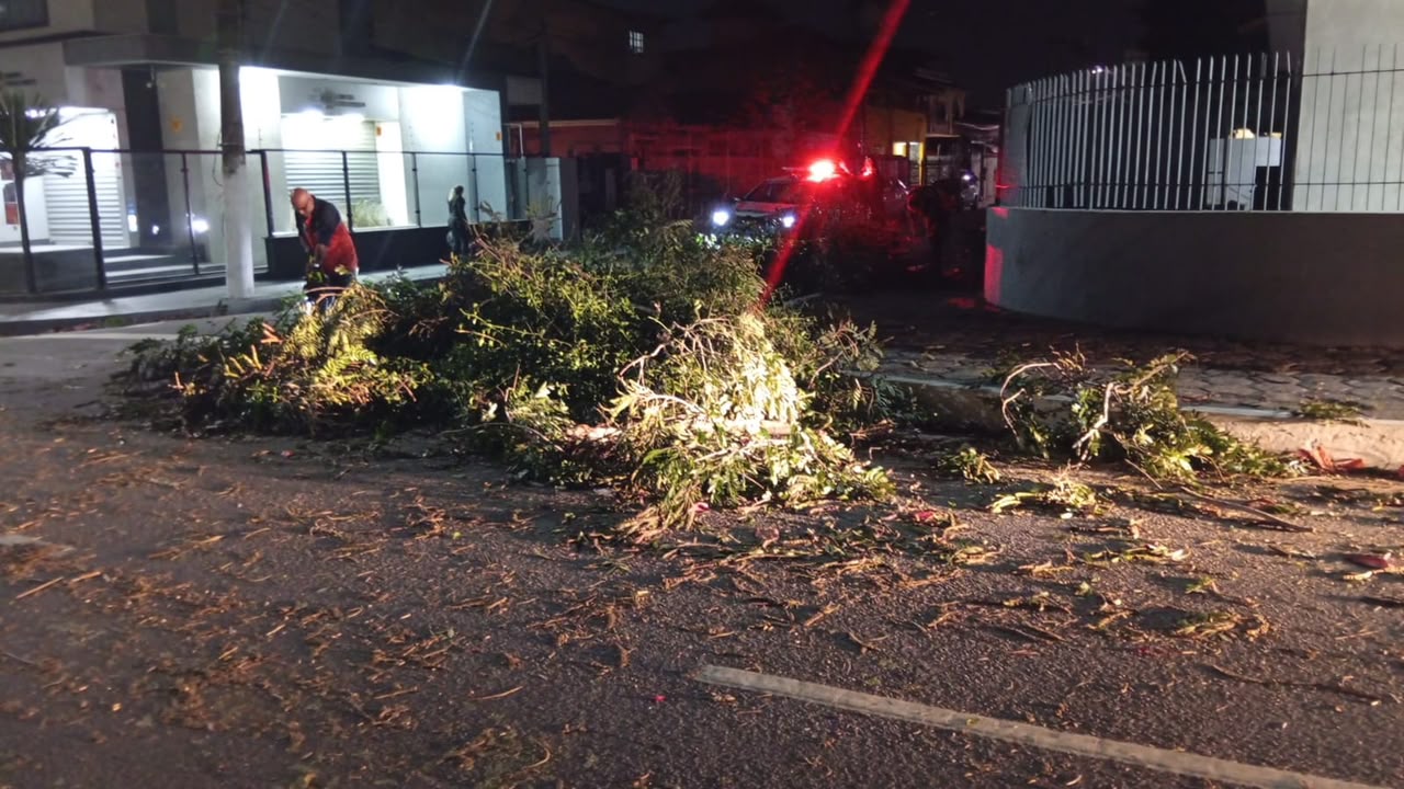Defesa Civil registra 13 ocorrências e alerta para rajadas de vento em Macaé