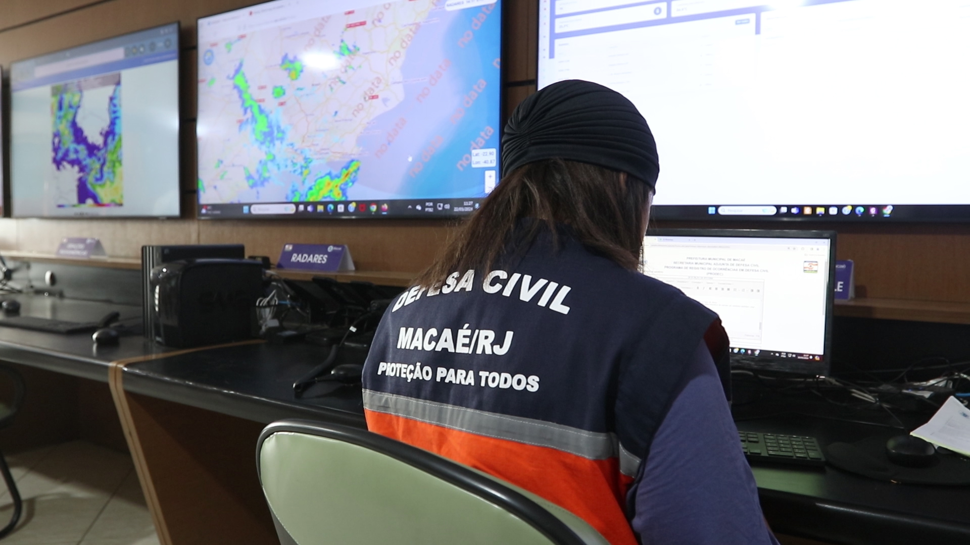 Defesa Civil divulga aviso de ressaca com ondas de até 2,5 metros Defesa Civil divulga aviso de ressaca com ondas de até 2,5 metros