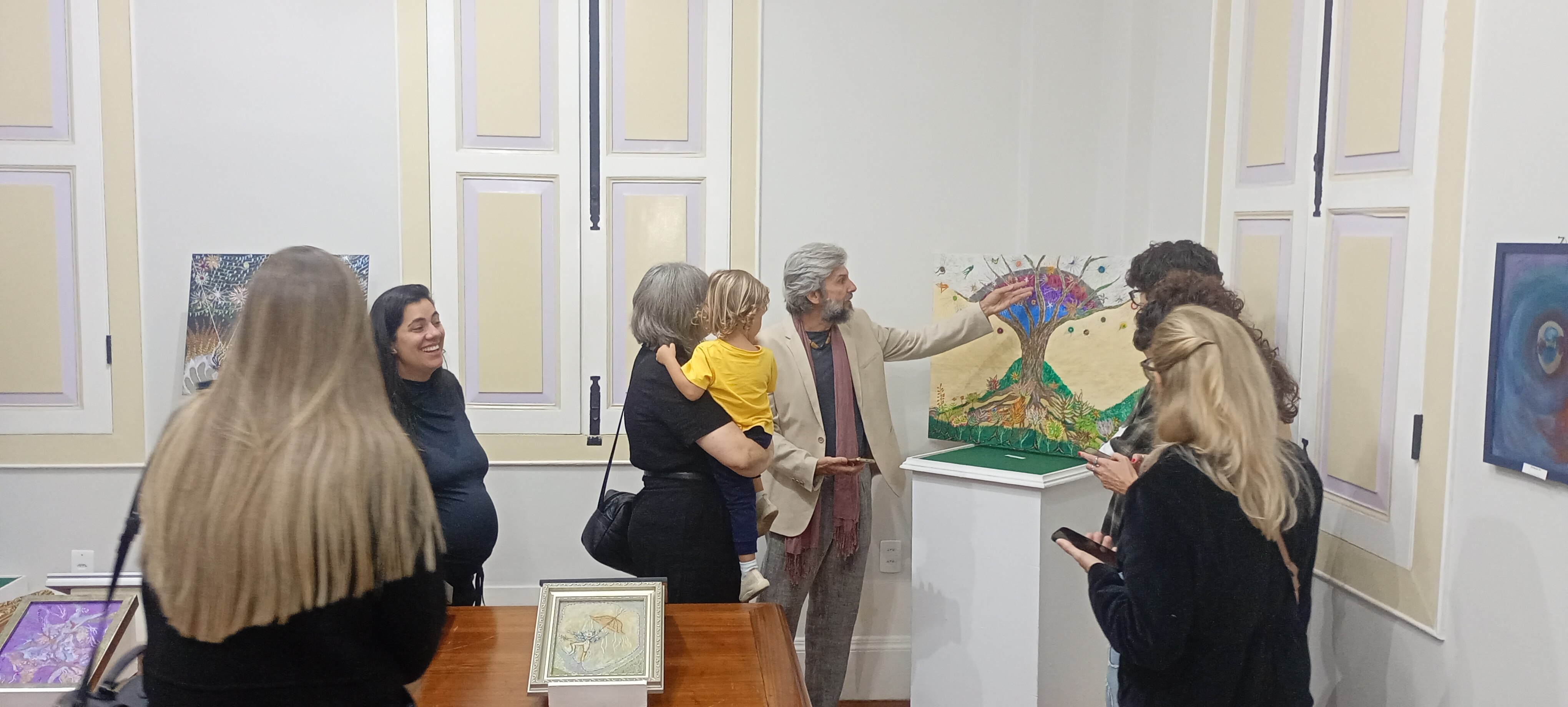 Exposição 'Entre Viventes' é aberta no Solar dos Mellos