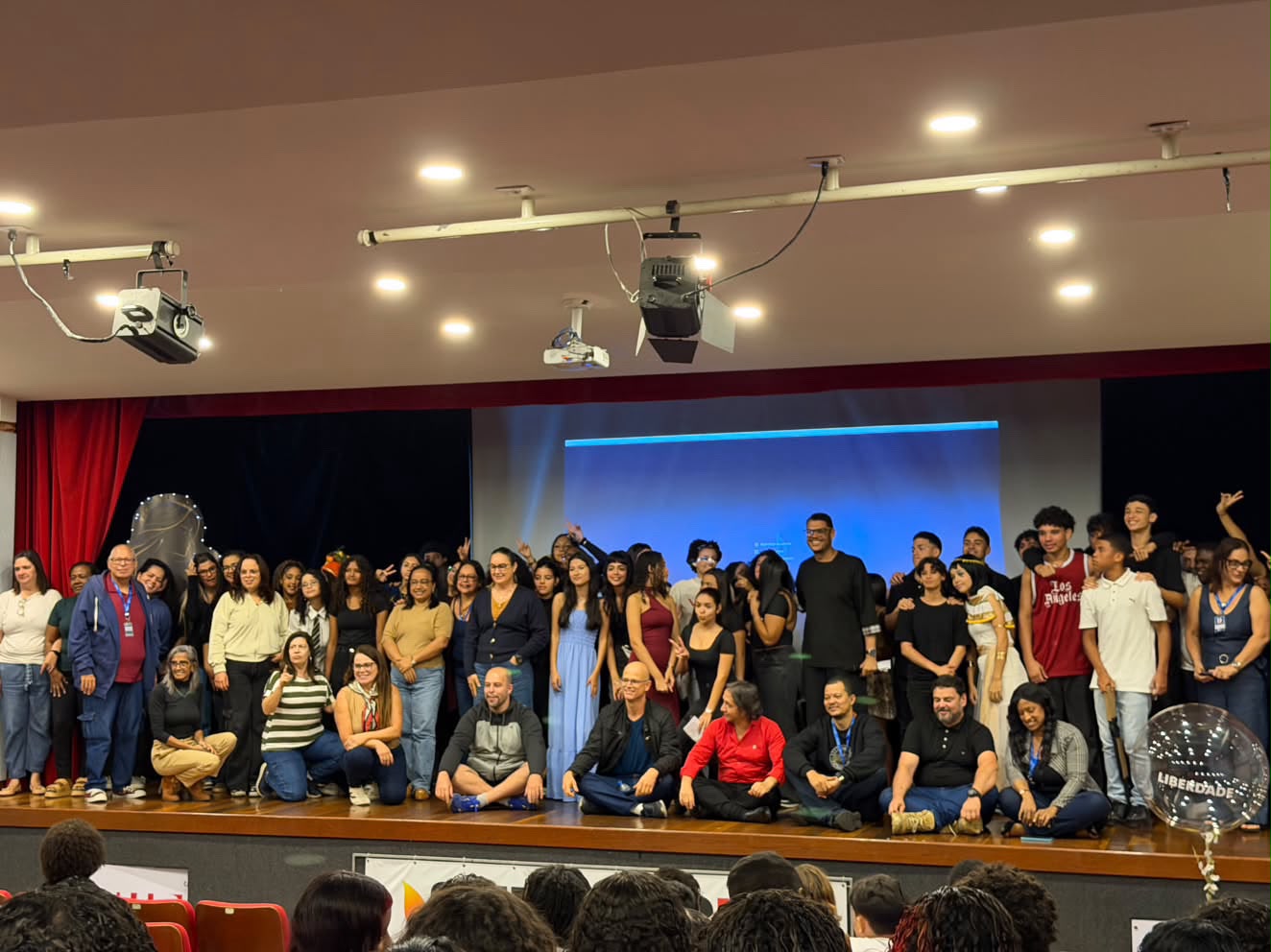 Café Literário dá voz a estudantes em reflexão sobre valorização da mulher