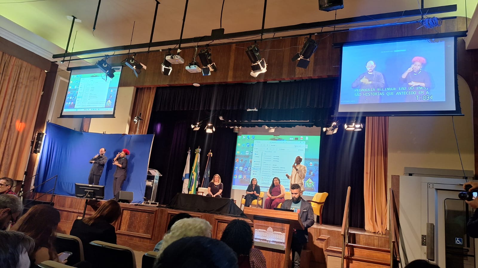 Macaé participa de Congresso Internacional e Seminário de Surdos no Rio de Janeiro Macaé participa de Congresso Internacional e Seminário de Surdos no Rio de Janeiro