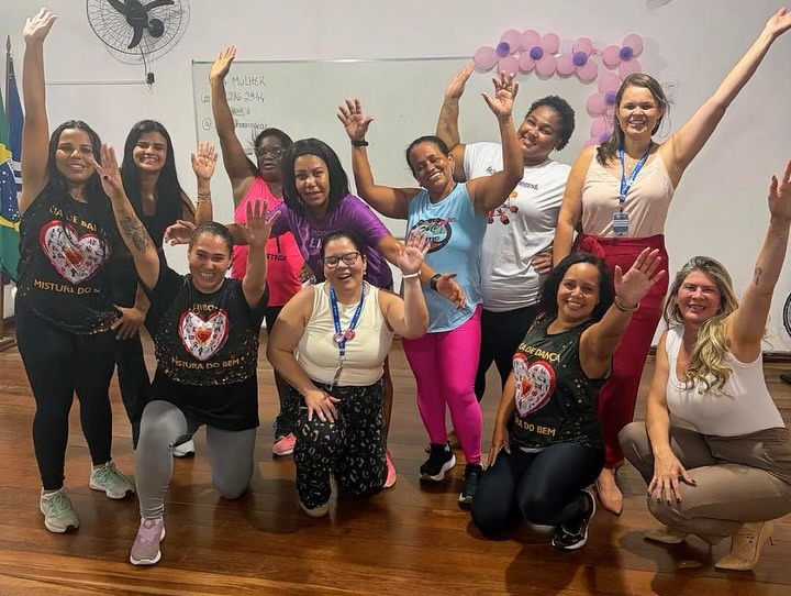 Outubro Rosa: Circuito Elas por Elas promove aulão de FitDance e Ritbox