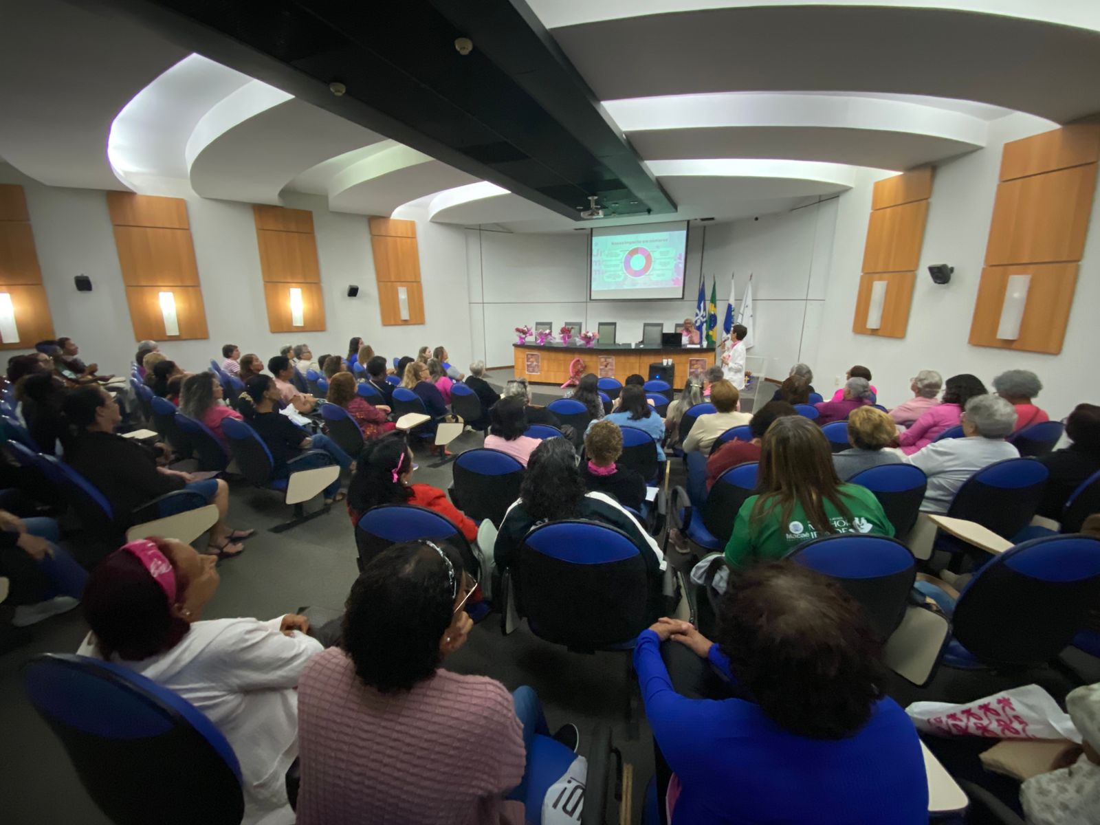 Cidade da Melhor Idade promove encontro sobre o Outubro Rosa