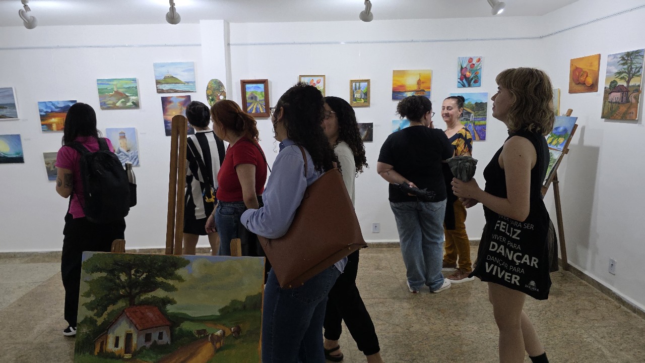Alunos do Curso Livre de Pintura participam de mostra