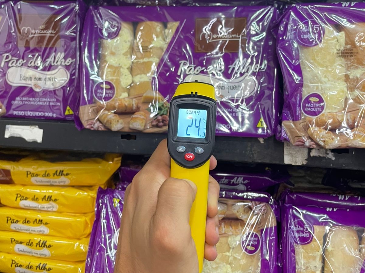 Procon apreende 248 quilos de alimentos impróprios em mercado do Centro de Macaé