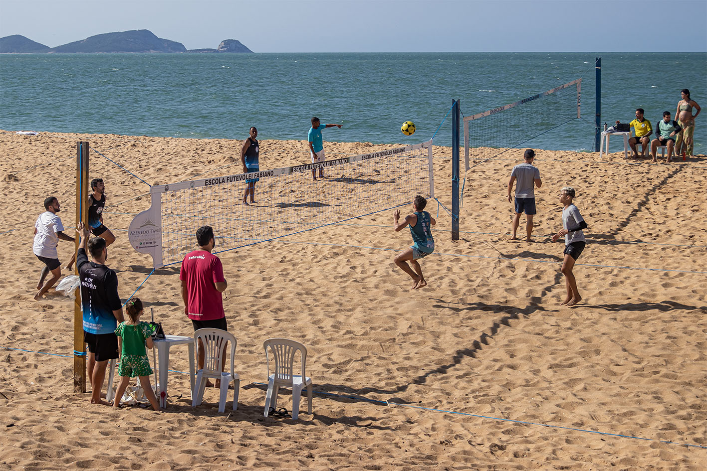 3ª Etapa da AMAF reúne atletas de futevôlei na Praia dos Cavaleiros neste sábado