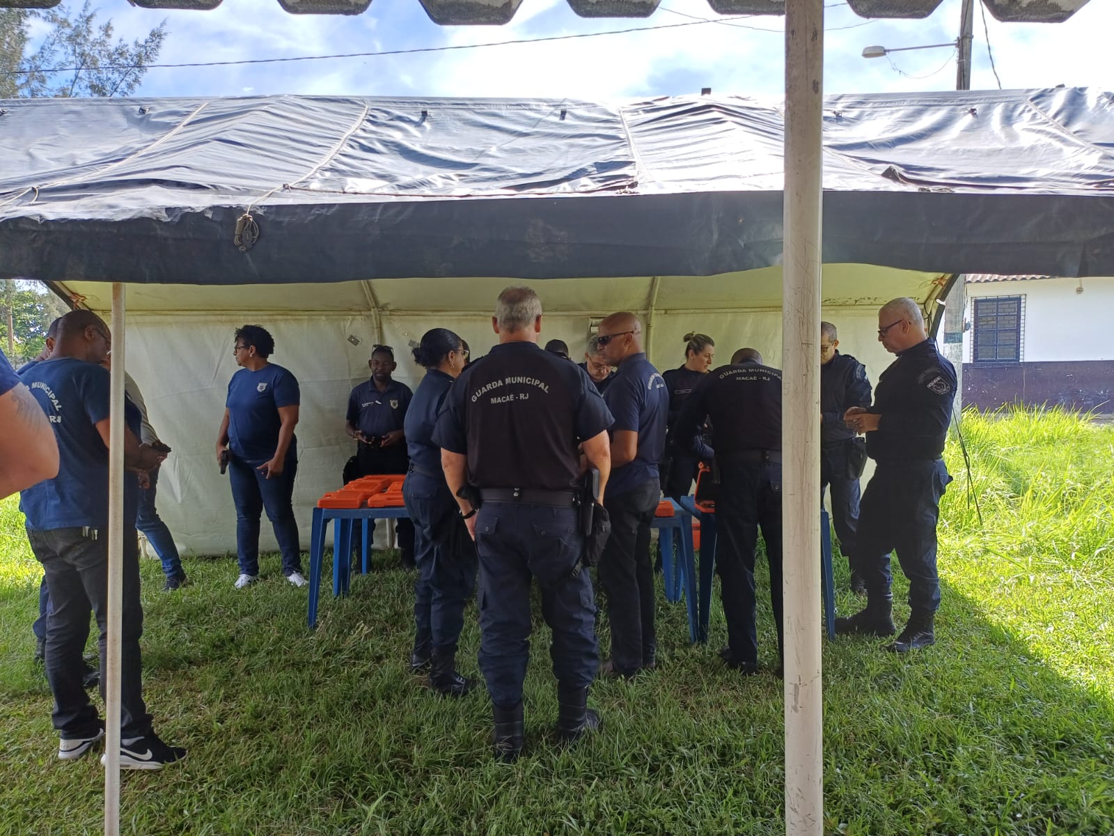 Capacitação dos agentes da Guarda Municipal de Macaé para uso de armas não letais é retomada