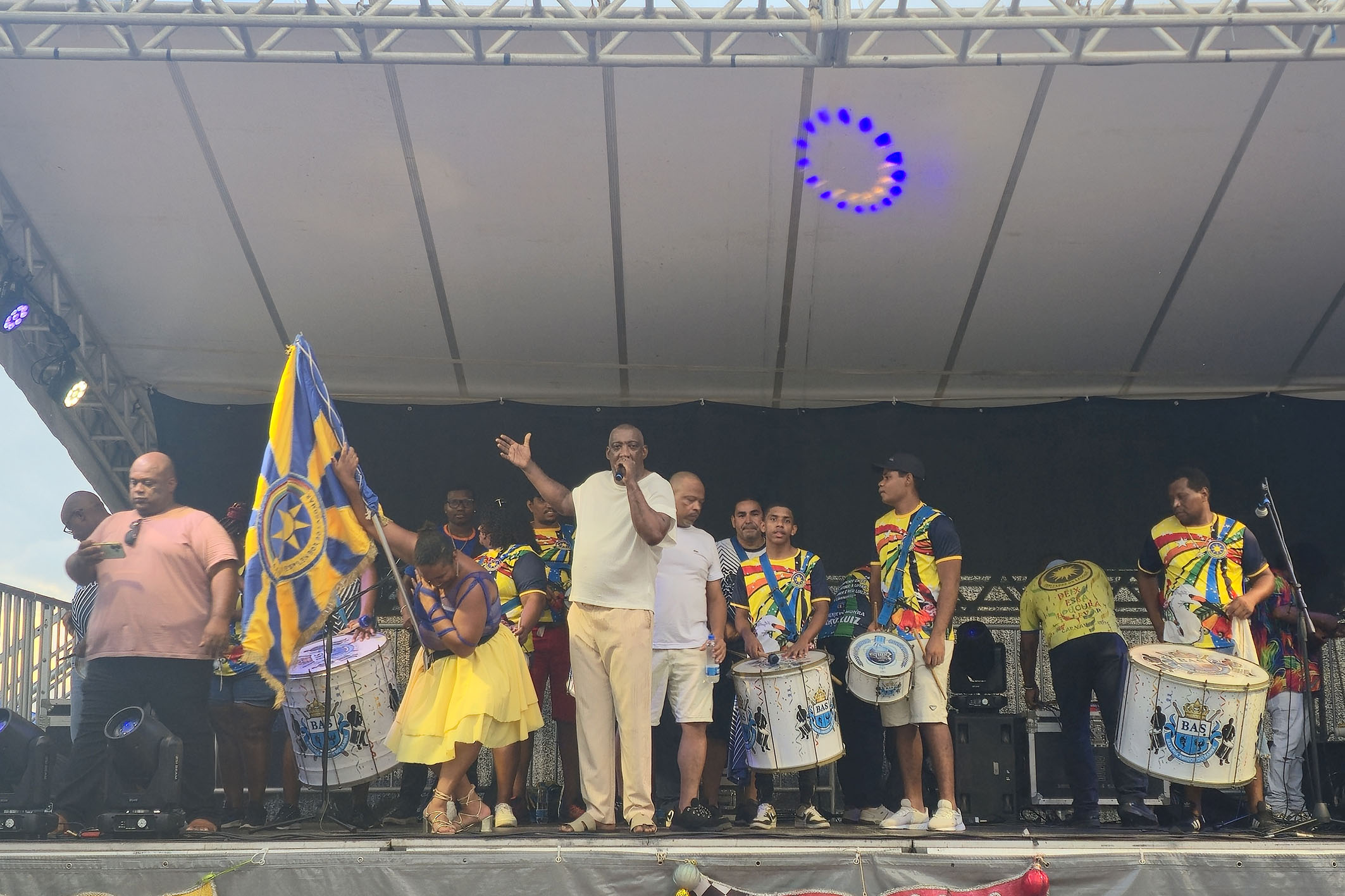 Carna Fest aquece o Carnaval de Macaé com samba, cultura e participação popular na Praia da Imbetiba