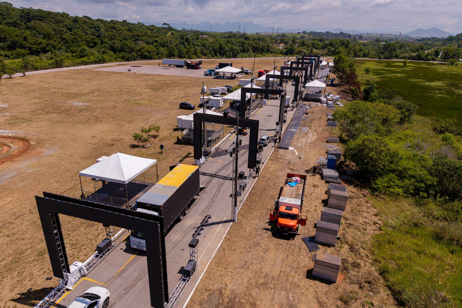 Fortes chuvas suspendem desfiles de Carnaval na Cidade do Samba em Macaé