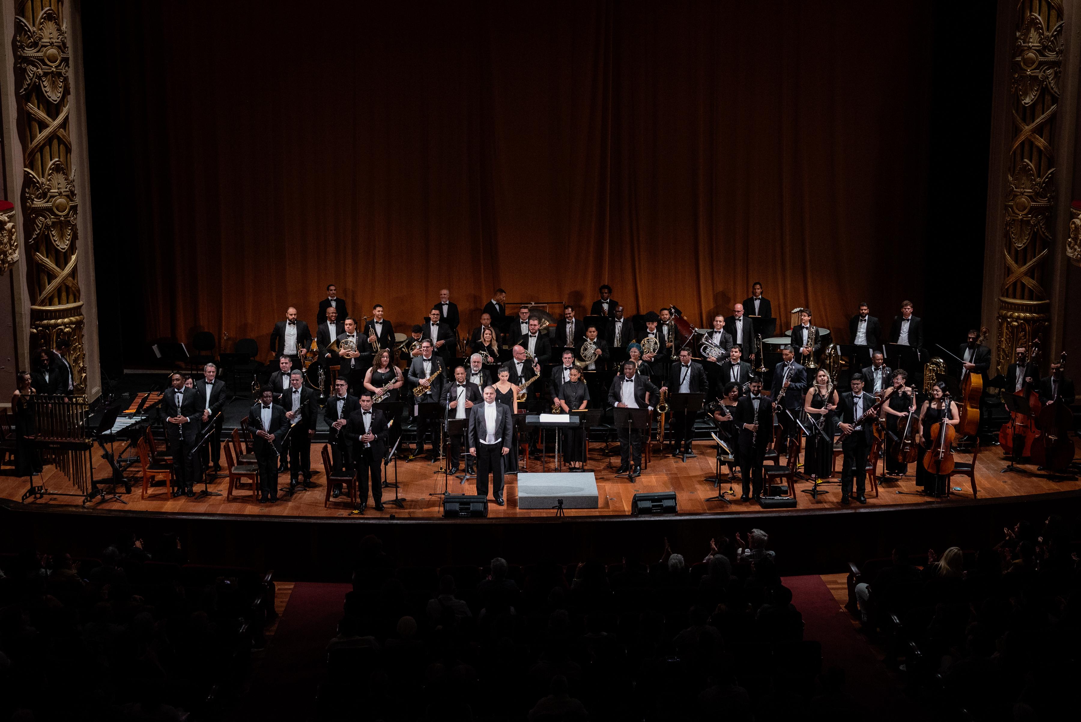Orquestra de Sopros Nova Aurora inicia temporada 2026 no Theatro Municipal do Rio