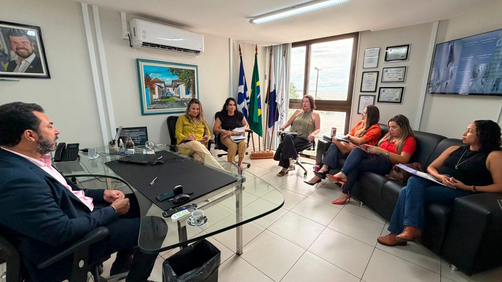 Evento em homenagem ao Dia Internacional da Mulher fortalece lideranças femininas e reúne programação voltada às servidoras de Macaé