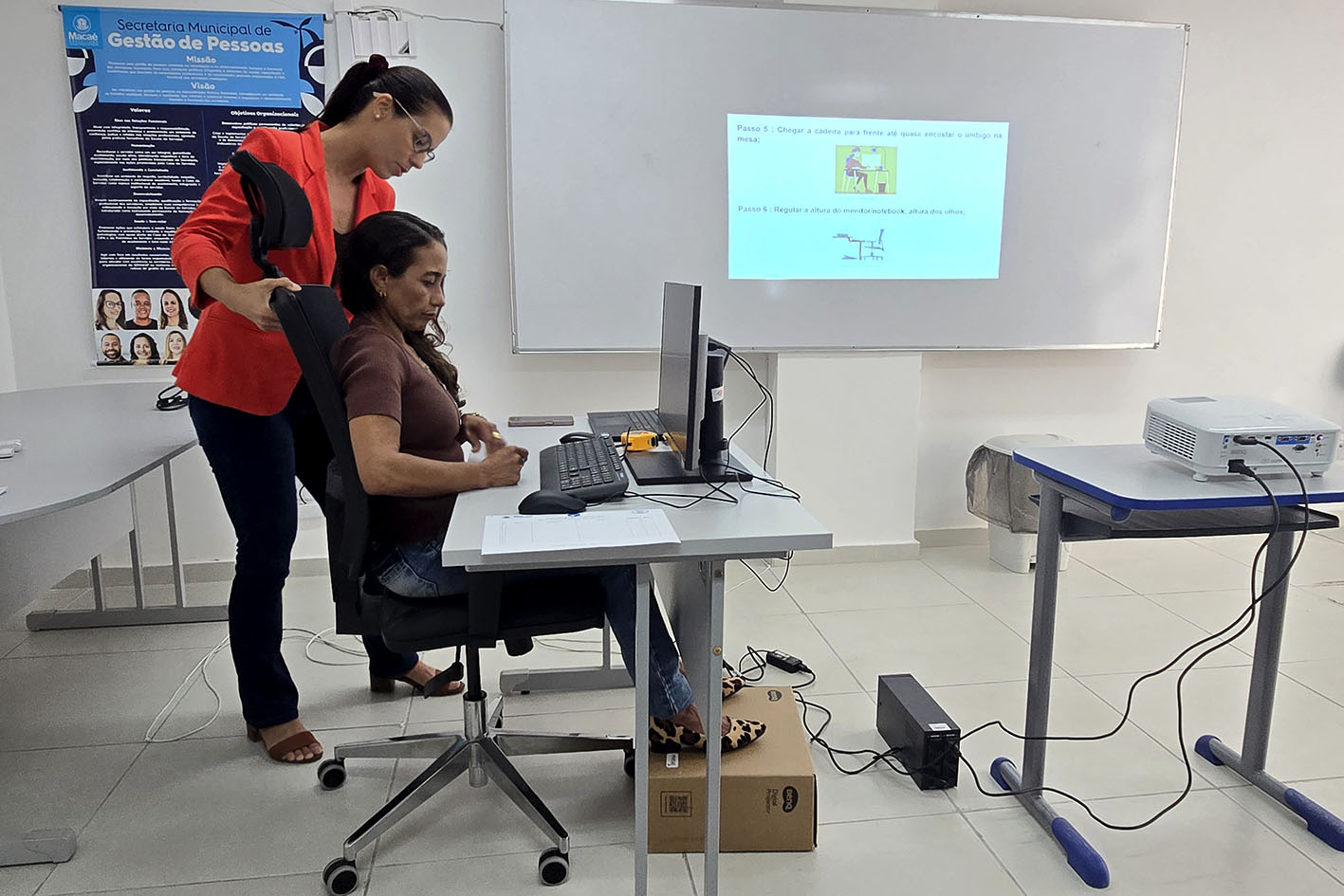 Capacitação em Ergonomia reforça saúde ocupacional e orienta servidores sobre condições de trabalho